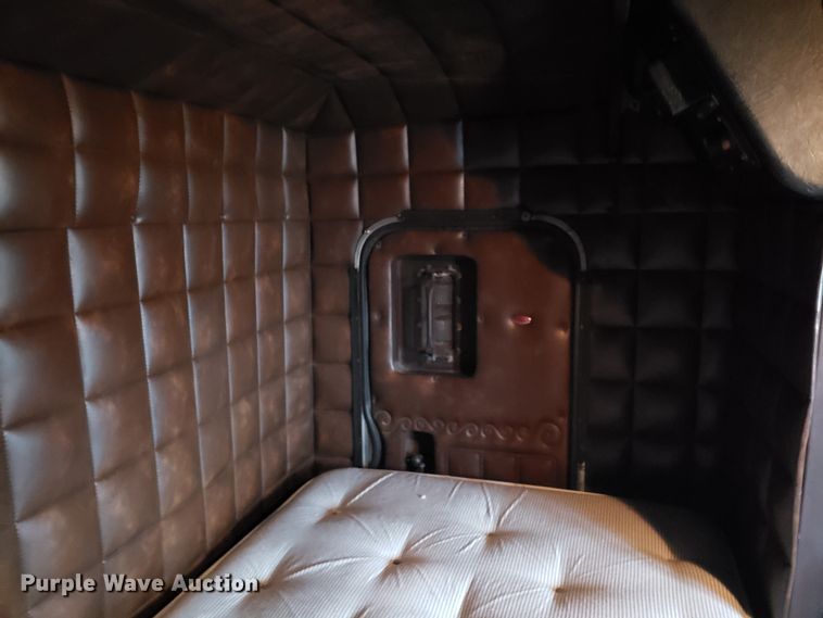 image for item EL9756 1979 Peterbilt 359 semi truck