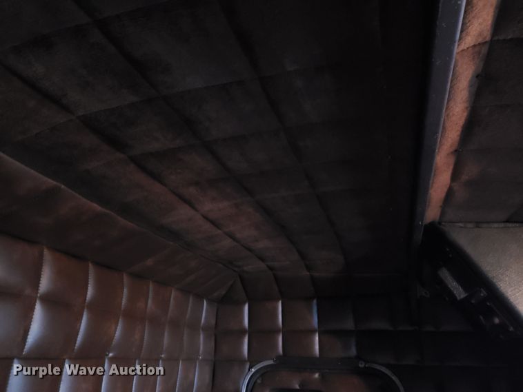 image for item EL9756 1979 Peterbilt 359 semi truck