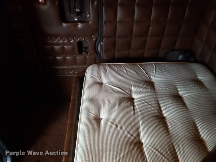 image for item EL9756 1979 Peterbilt 359 semi truck