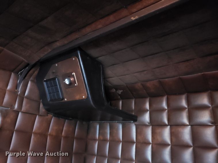 image for item EL9756 1979 Peterbilt 359 semi truck