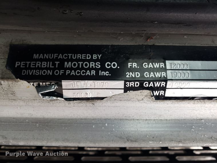image for item EL9756 1979 Peterbilt 359 semi truck