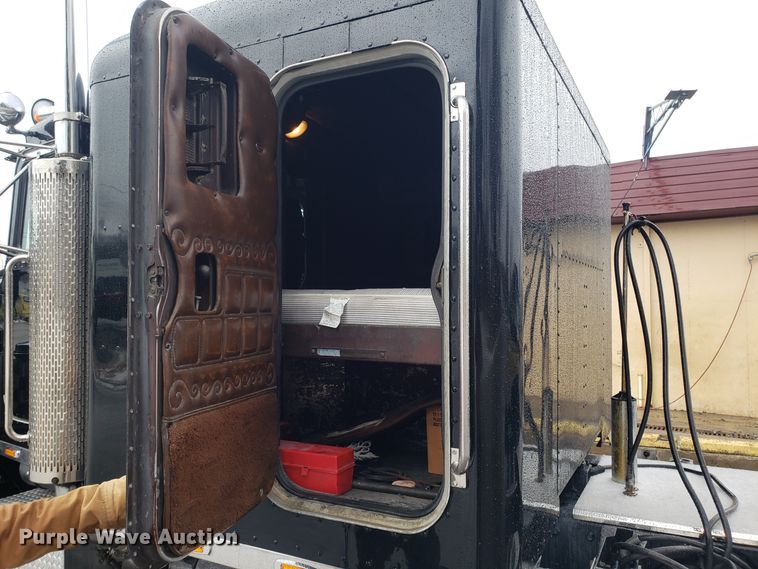 image for item EL9756 1979 Peterbilt 359 semi truck