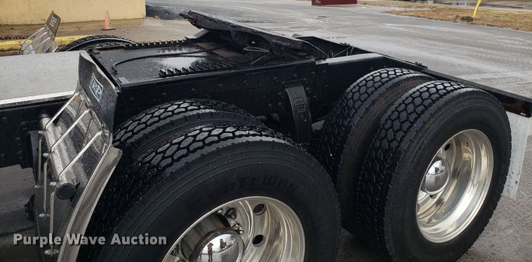 image for item EL9756 1979 Peterbilt 359 semi truck