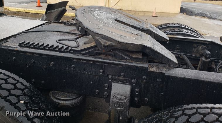 image for item EL9756 1979 Peterbilt 359 semi truck