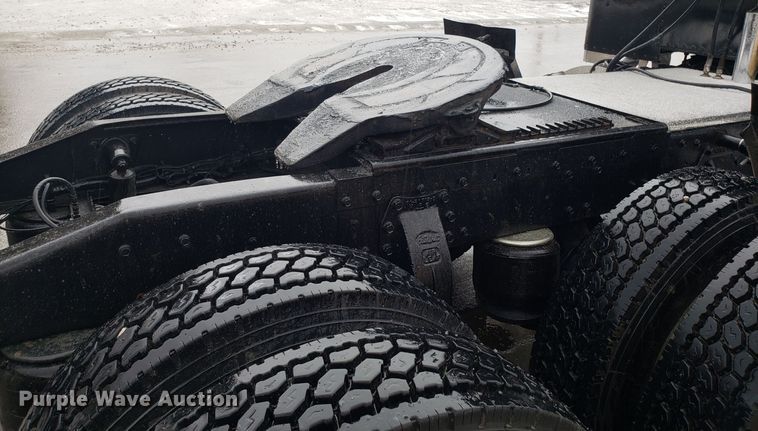 image for item EL9756 1979 Peterbilt 359 semi truck