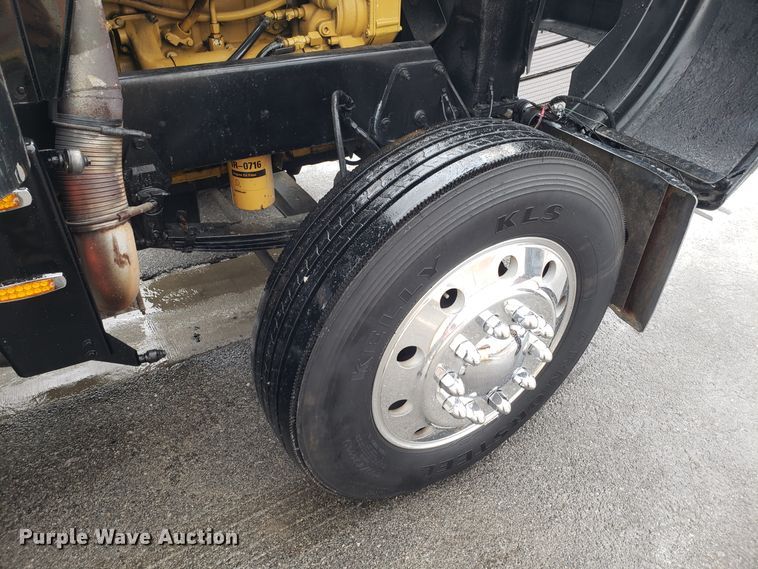 image for item EL9756 1979 Peterbilt 359 semi truck