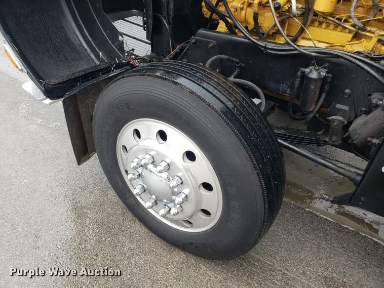 image for item EL9756 1979 Peterbilt 359 semi truck