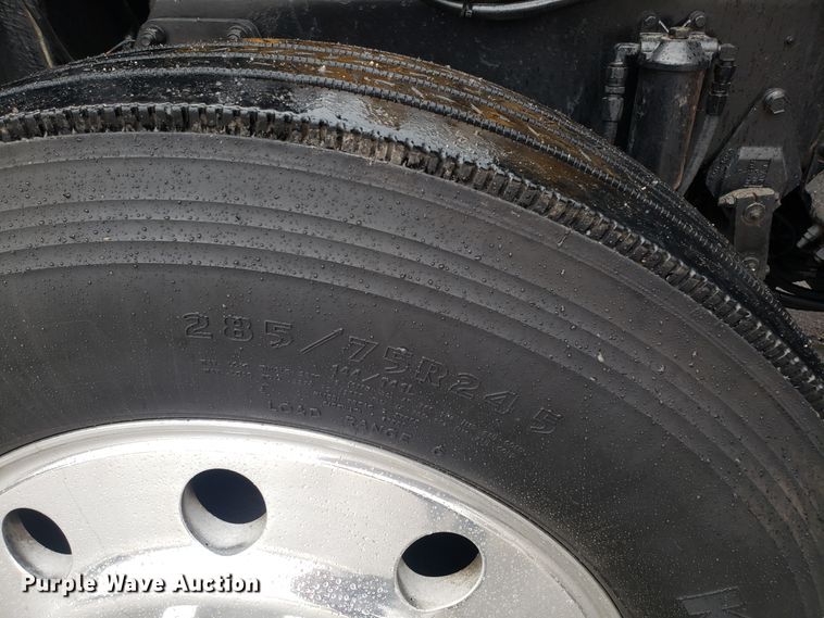 image for item EL9756 1979 Peterbilt 359 semi truck