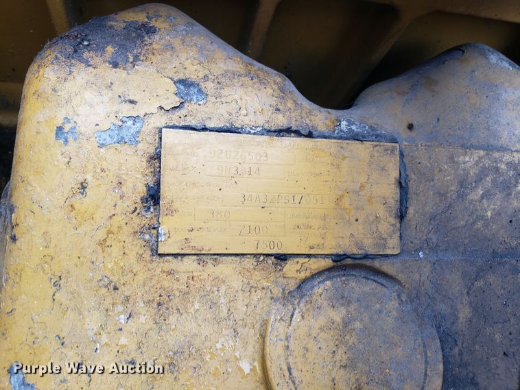 image for item EL9756 1979 Peterbilt 359 semi truck