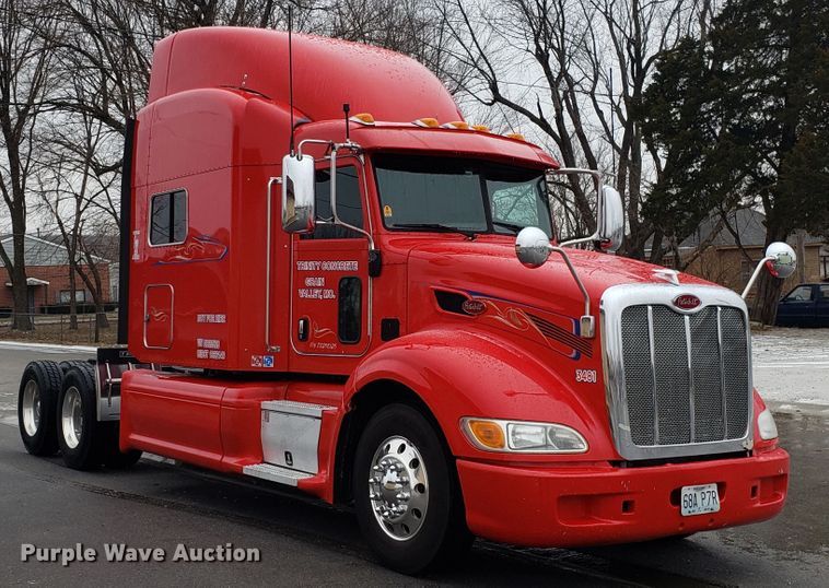 image for item EL9757 2013 Peterbilt 386 semi truck