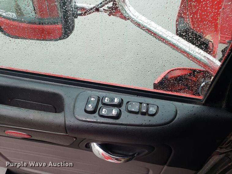 image for item EL9757 2013 Peterbilt 386 semi truck