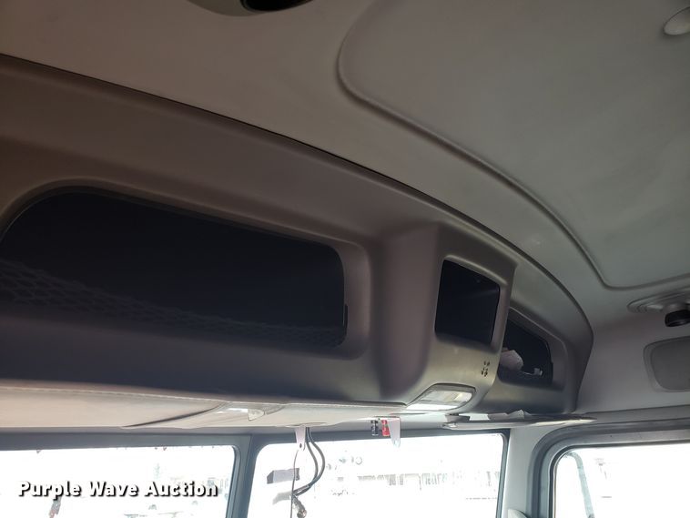 image for item EL9757 2013 Peterbilt 386 semi truck