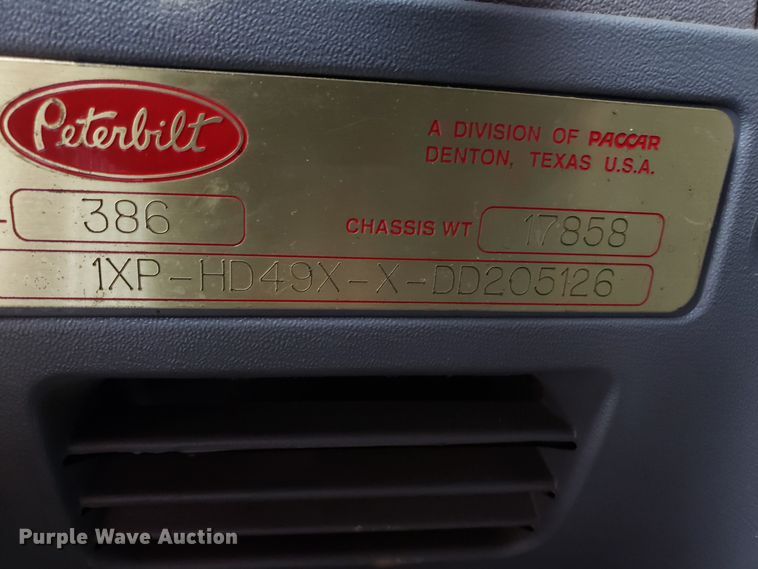 image for item EL9757 2013 Peterbilt 386 semi truck