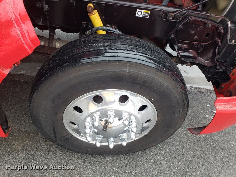 image for item EL9757 2013 Peterbilt 386 semi truck