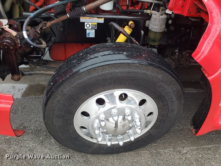 image for item EL9757 2013 Peterbilt 386 semi truck