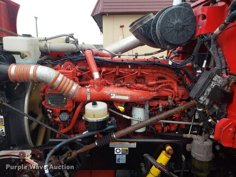 image for item EL9757 2013 Peterbilt 386 semi truck