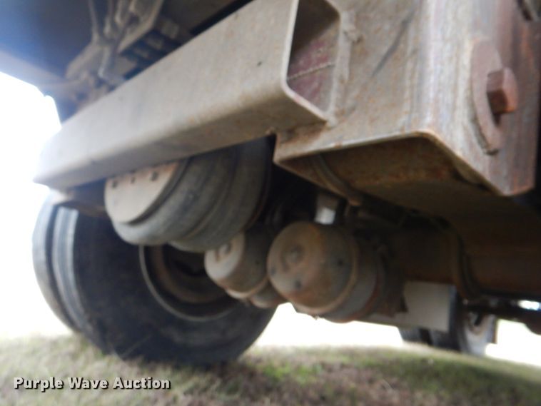 image for item FF9219 1995 Ravens 1448A66 flatbed trailer