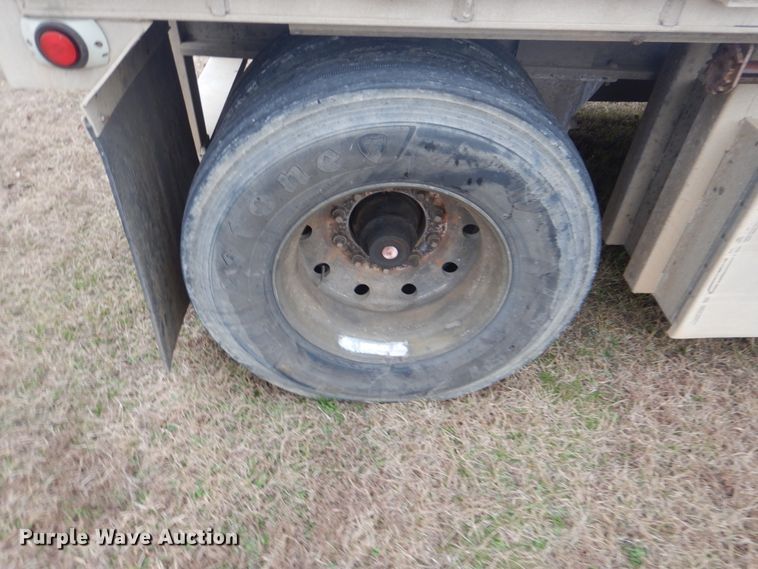 image for item FF9219 1995 Ravens 1448A66 flatbed trailer