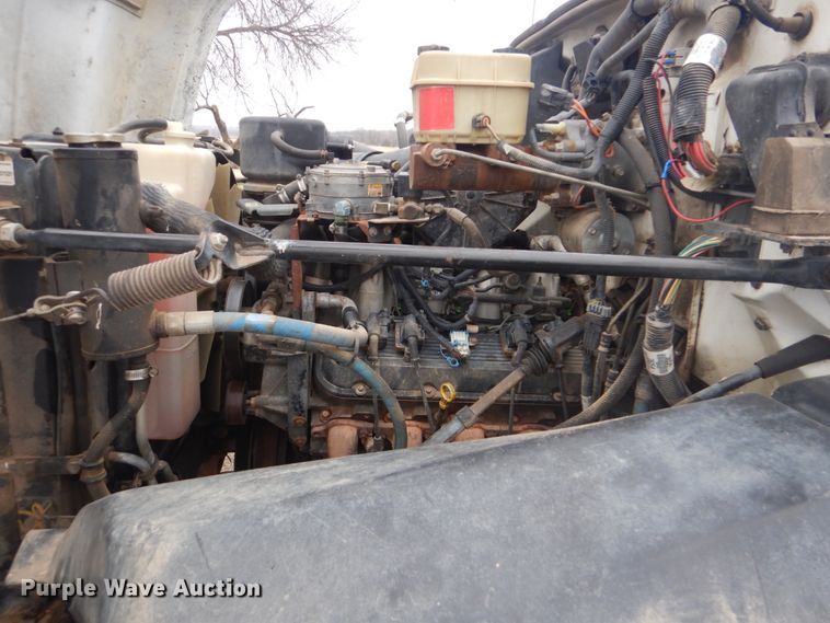 image for item FF9227 2001 GMC C7500 truck cab and chassis