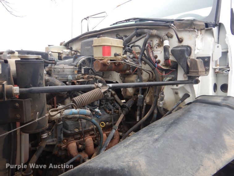 image for item FF9227 2001 GMC C7500 truck cab and chassis