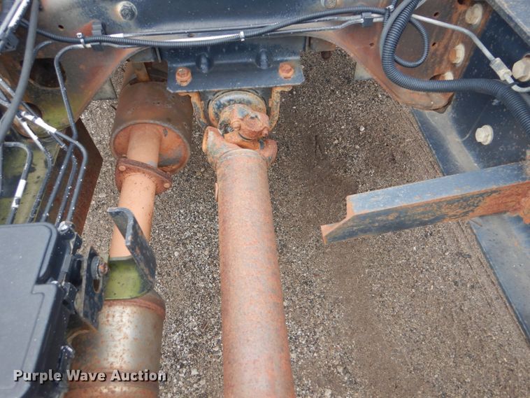 image for item FF9227 2001 GMC C7500 truck cab and chassis