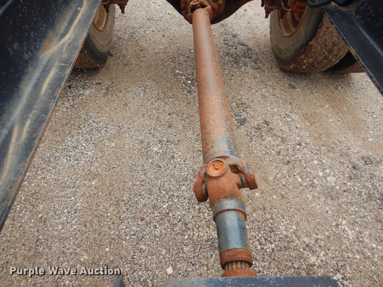 image for item FF9227 2001 GMC C7500 truck cab and chassis