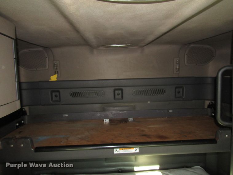 image for item FO9379 2010 Freightliner Cascadia semi truck