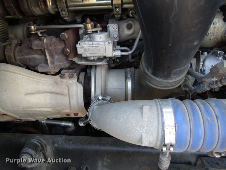 image for item FO9379 2010 Freightliner Cascadia semi truck