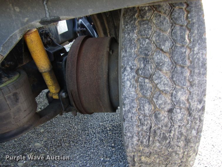 image for item FO9379 2010 Freightliner Cascadia semi truck