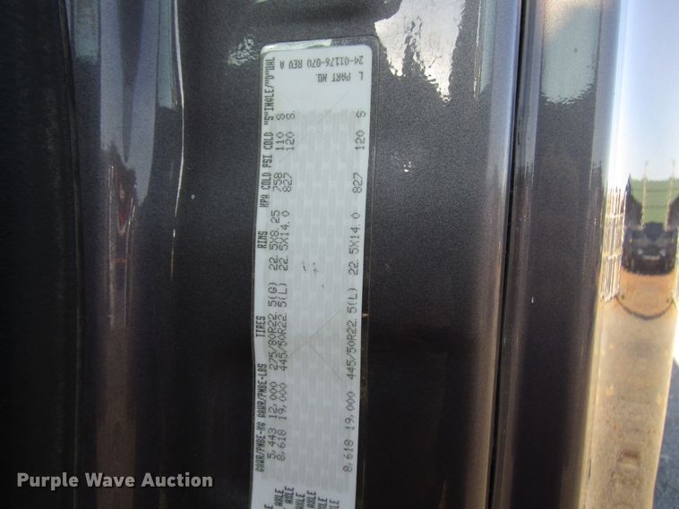 image for item FO9379 2010 Freightliner Cascadia semi truck