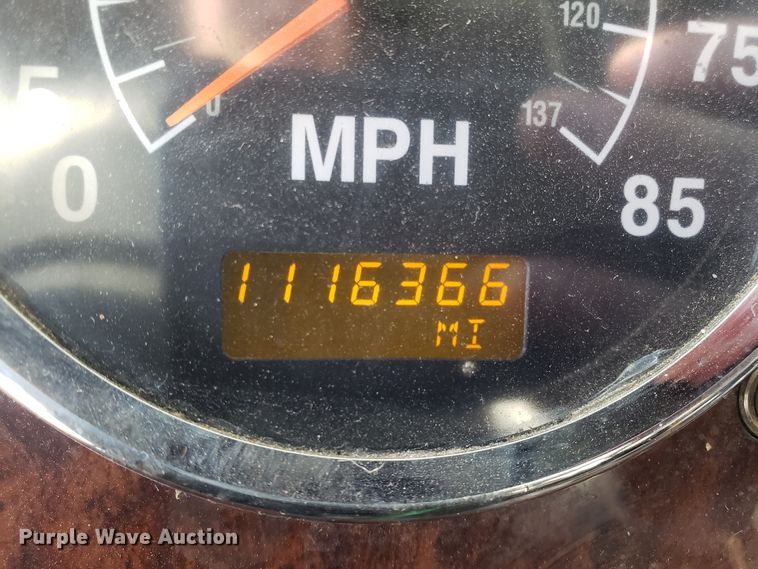 image for item GA9437 2005 International 9400i semi truck