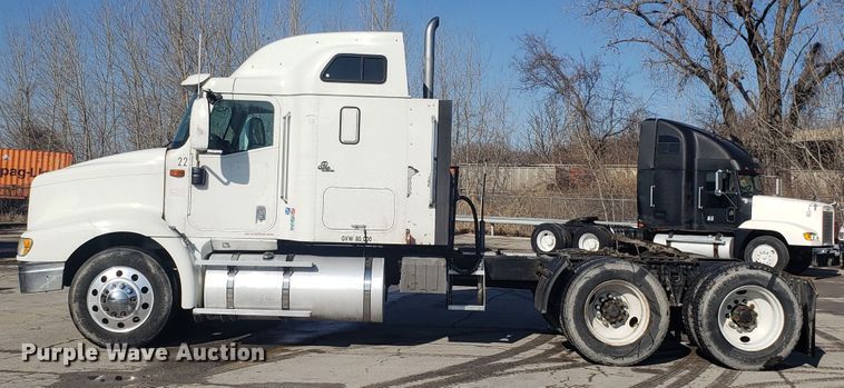 image for item GA9438 2000 International 9200i semi truck