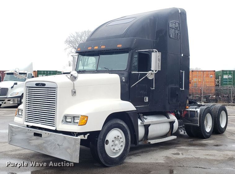 image for item GA9439 1995 Freightliner FLD semi truck