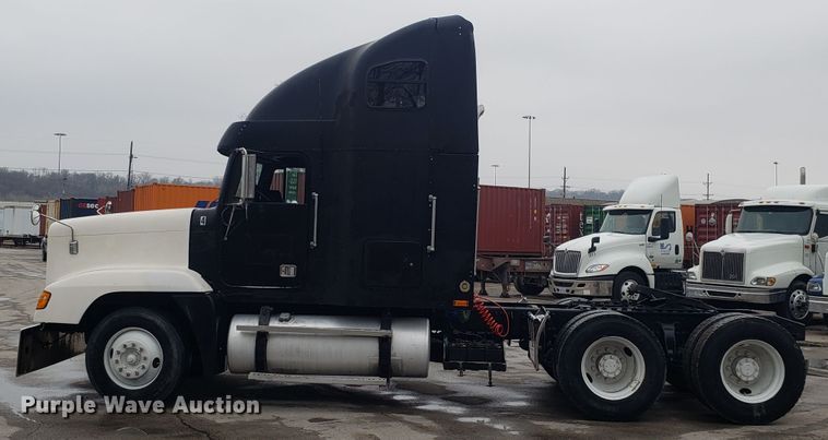 image for item GA9439 1995 Freightliner FLD semi truck