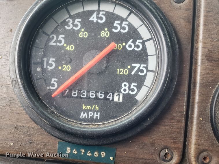 image for item GA9439 1995 Freightliner FLD semi truck