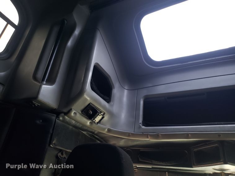 image for item GA9439 1995 Freightliner FLD semi truck