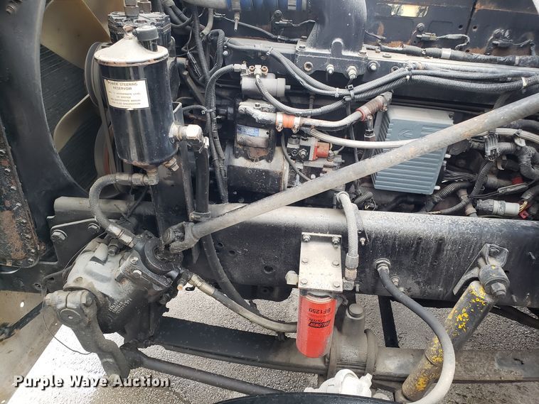 image for item GA9439 1995 Freightliner FLD semi truck