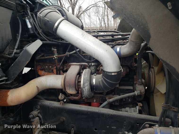 image for item GA9439 1995 Freightliner FLD semi truck