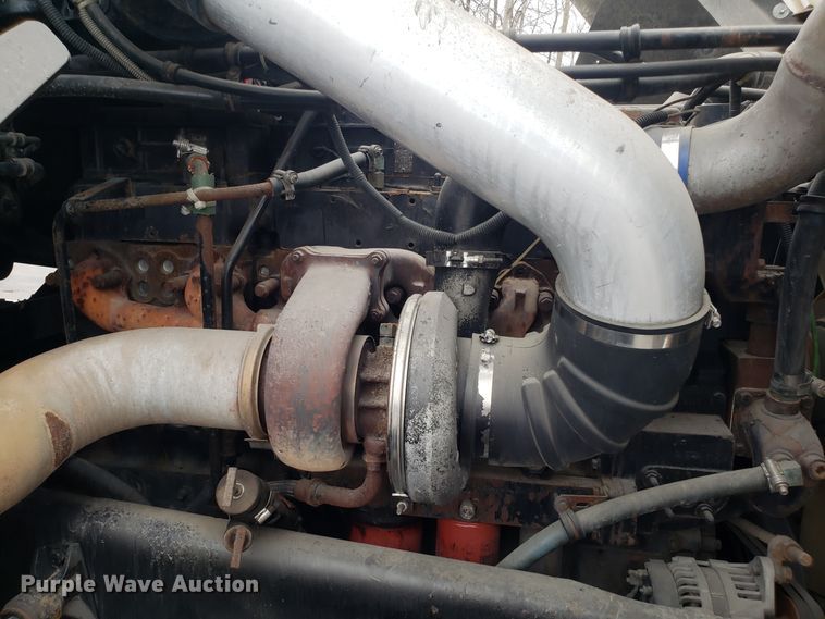 image for item GA9439 1995 Freightliner FLD semi truck