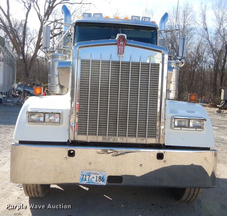image for item GB9628 2009 Kenworth W900 semi truck
