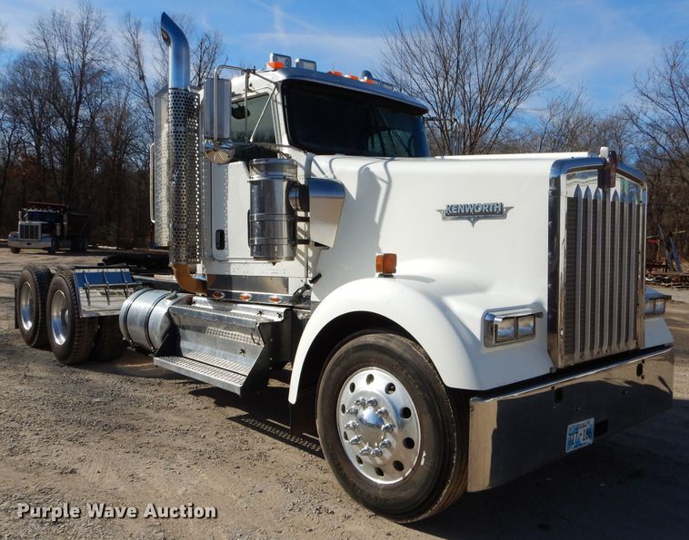 image for item GB9628 2009 Kenworth W900 semi truck