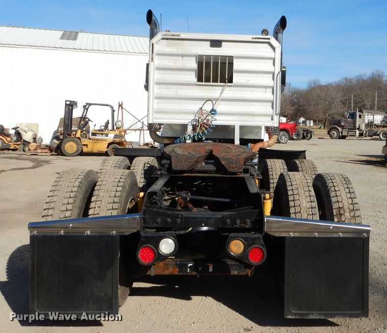 image for item GB9628 2009 Kenworth W900 semi truck