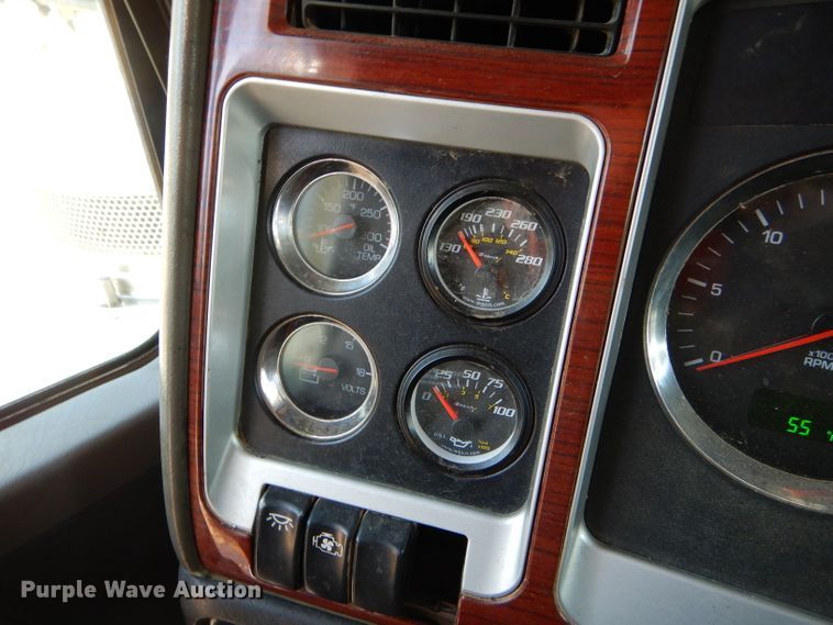 image for item GB9628 2009 Kenworth W900 semi truck