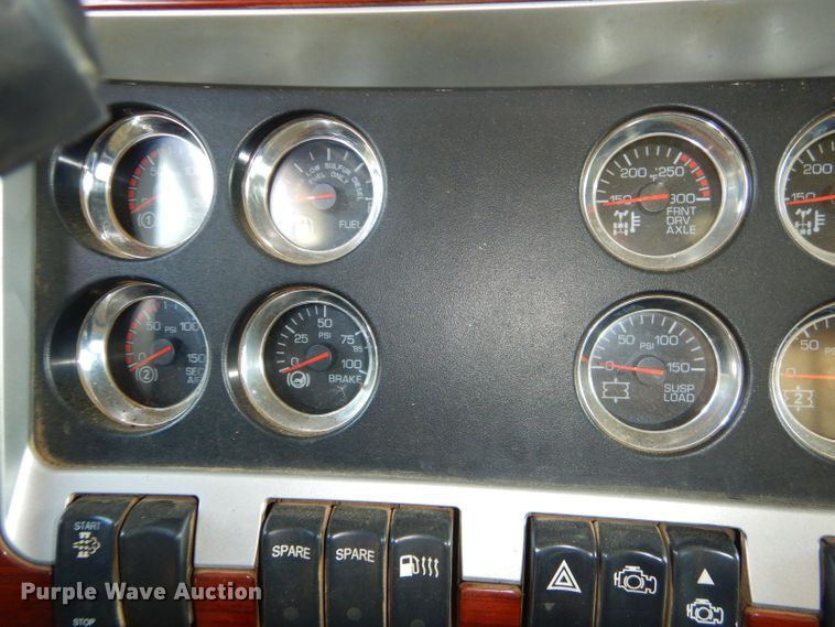 image for item GB9628 2009 Kenworth W900 semi truck