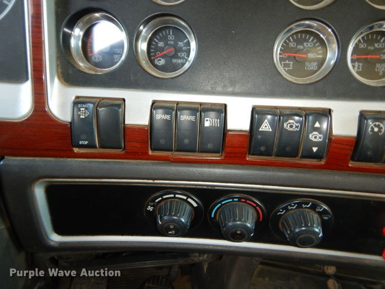 image for item GB9628 2009 Kenworth W900 semi truck