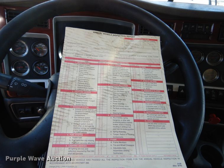 image for item GB9628 2009 Kenworth W900 semi truck