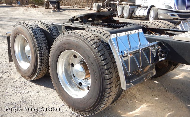 image for item GB9628 2009 Kenworth W900 semi truck