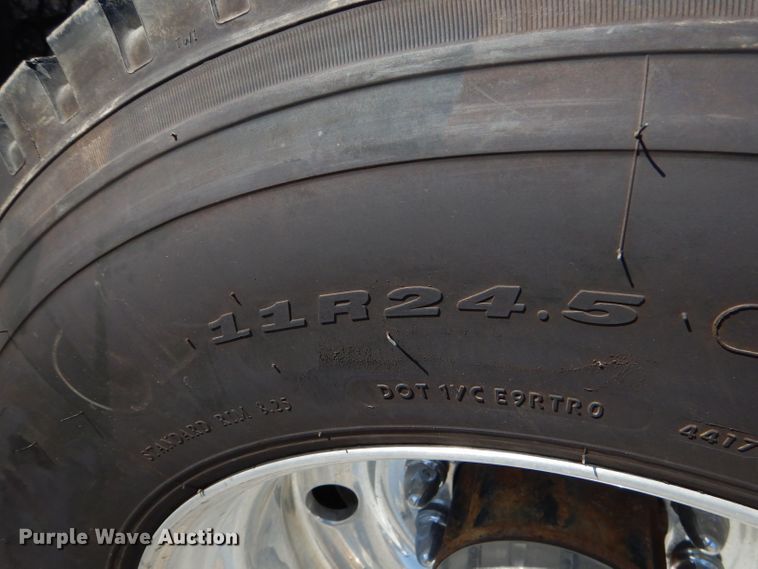 image for item GB9628 2009 Kenworth W900 semi truck