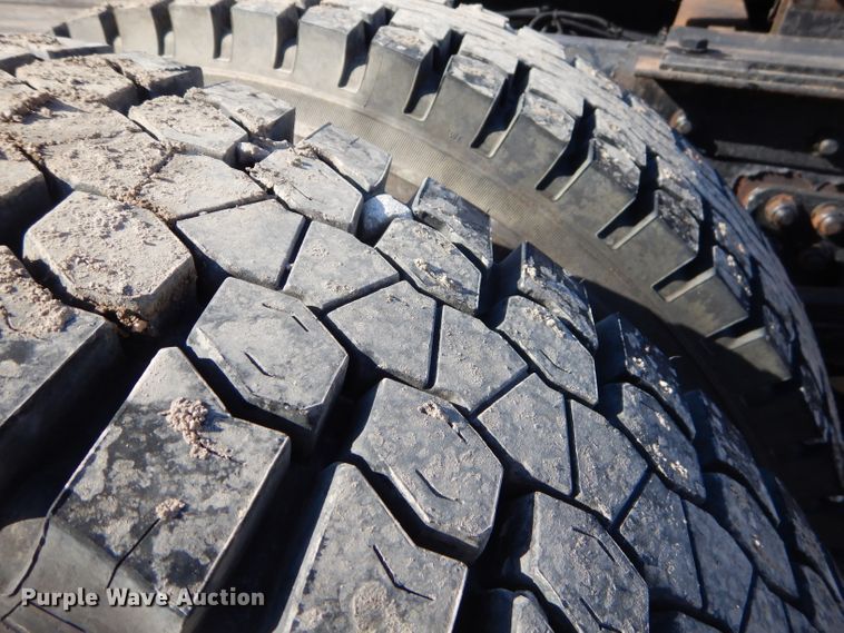 image for item GB9628 2009 Kenworth W900 semi truck