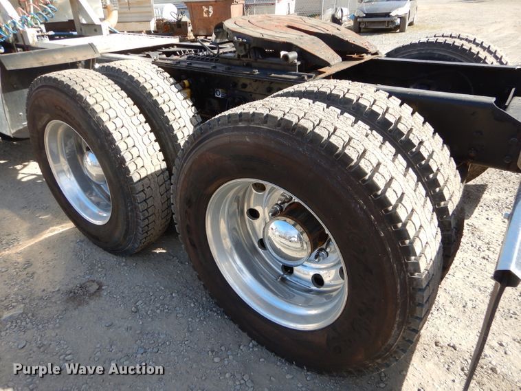 image for item GB9628 2009 Kenworth W900 semi truck